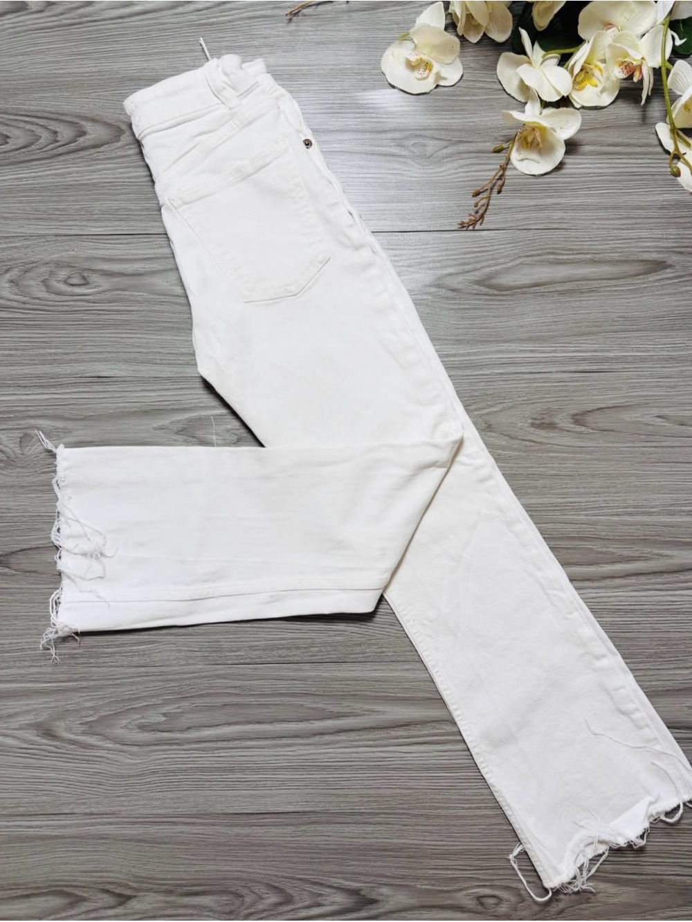 Zara White Frayed-Hem Wide-Leg Jeans - Picture 2 of 5